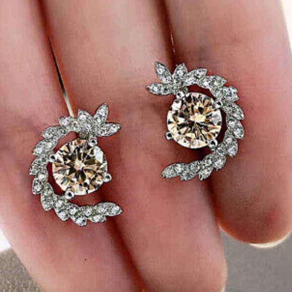 NWT sparkling sterling silver diamond earrings - Picture 3 of 7